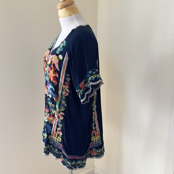 Johnny Was size M blue sky embroidered scalloped top - Picture 4 of 12